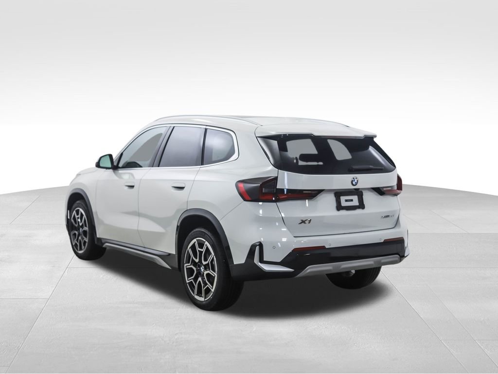 Certified 2025 BMW X1 xDrive28i w/ Premium Package image 3