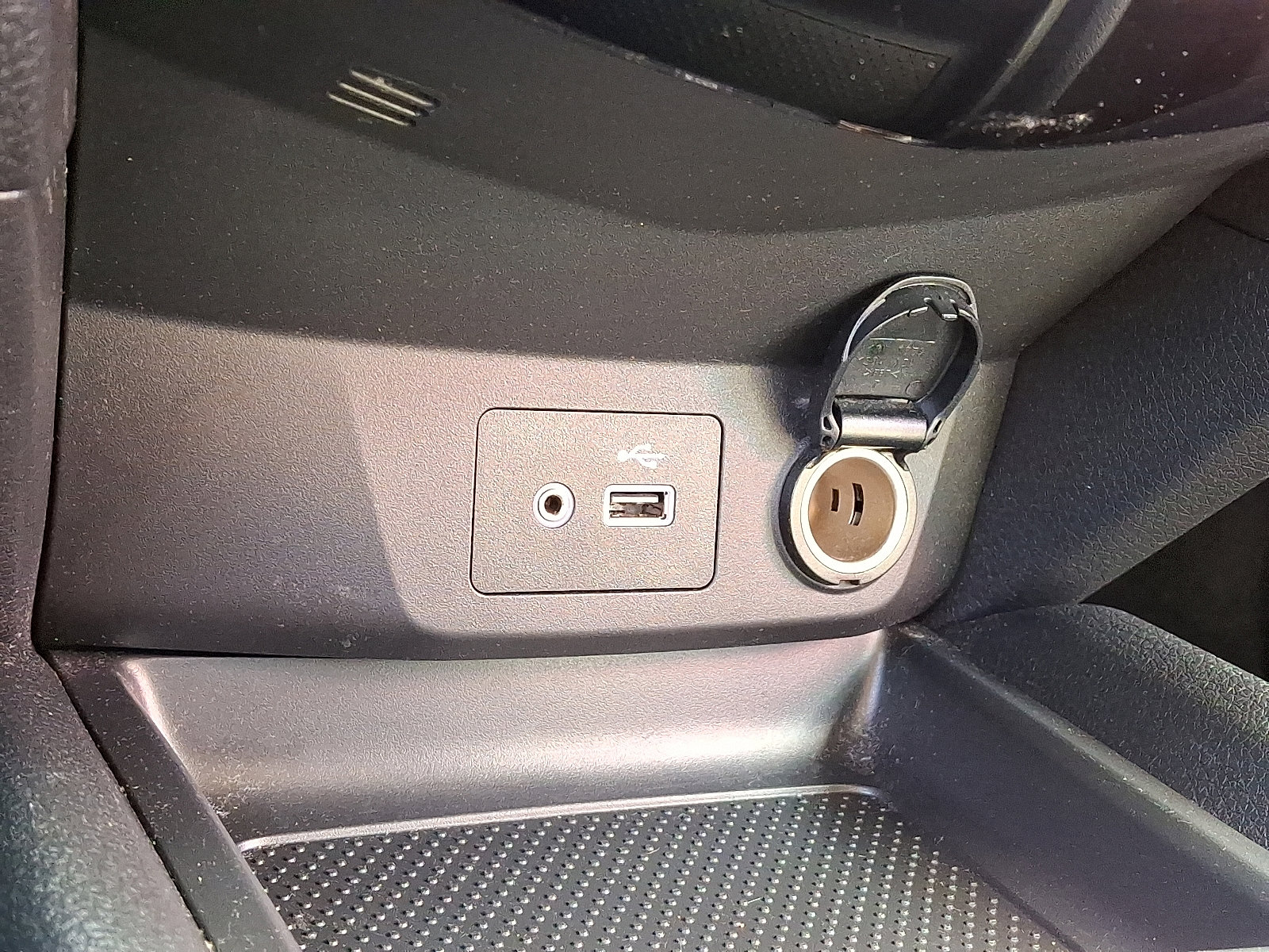 Used 2020 Nissan Rogue Sport SV image 22