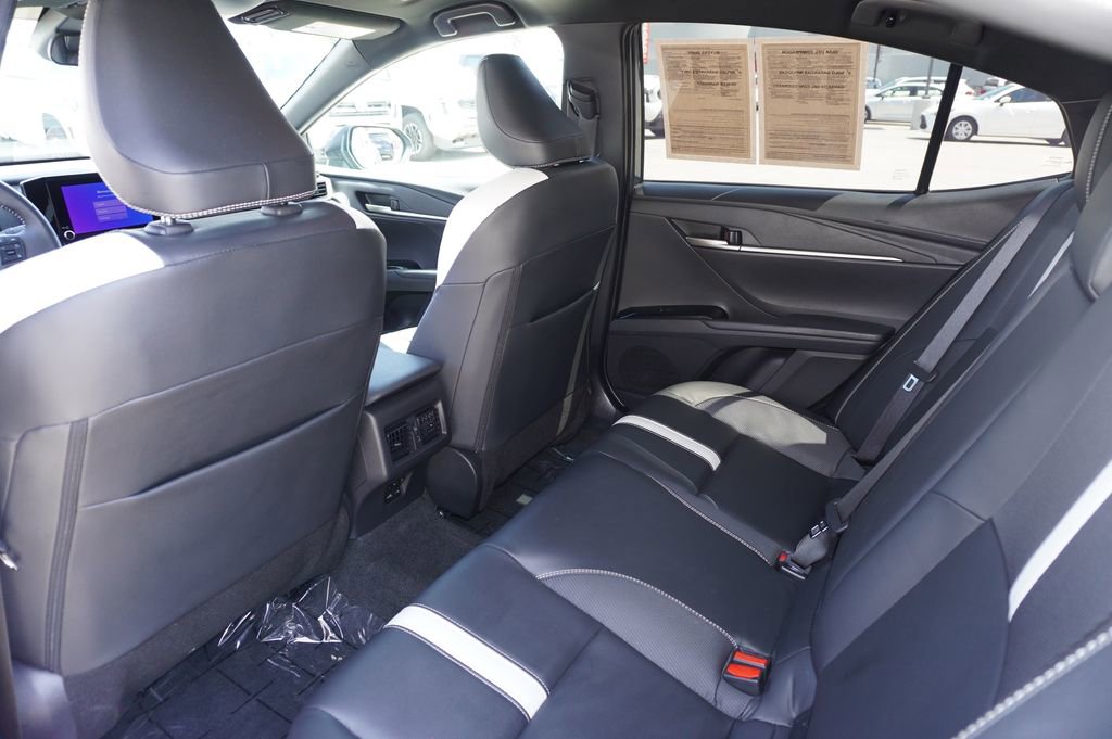 Certified 2025 Toyota Camry SE FWD image 8