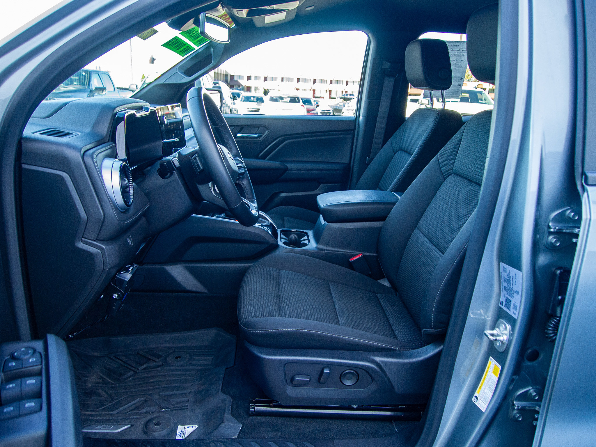 Used 2024 Chevrolet Colorado LT w/ LT Convenience Package II AWD/4WD image 13