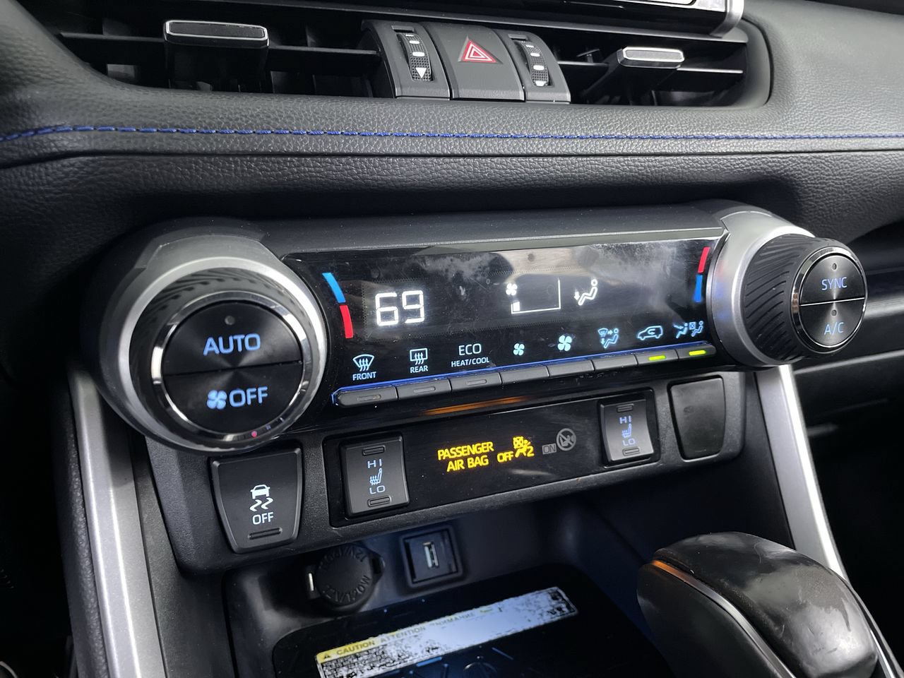 Used 2020 Toyota RAV4 XSE AWD/4WD image 17