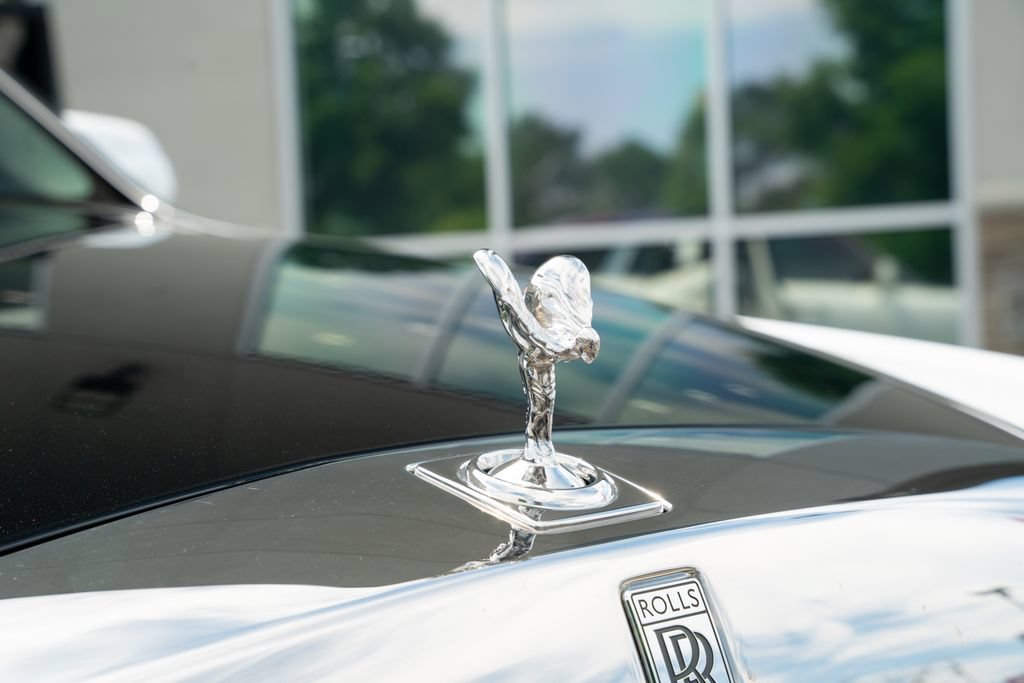 Used 2022 Rolls-Royce Phantom Sedan w/ The Phantom Package RWD image 8