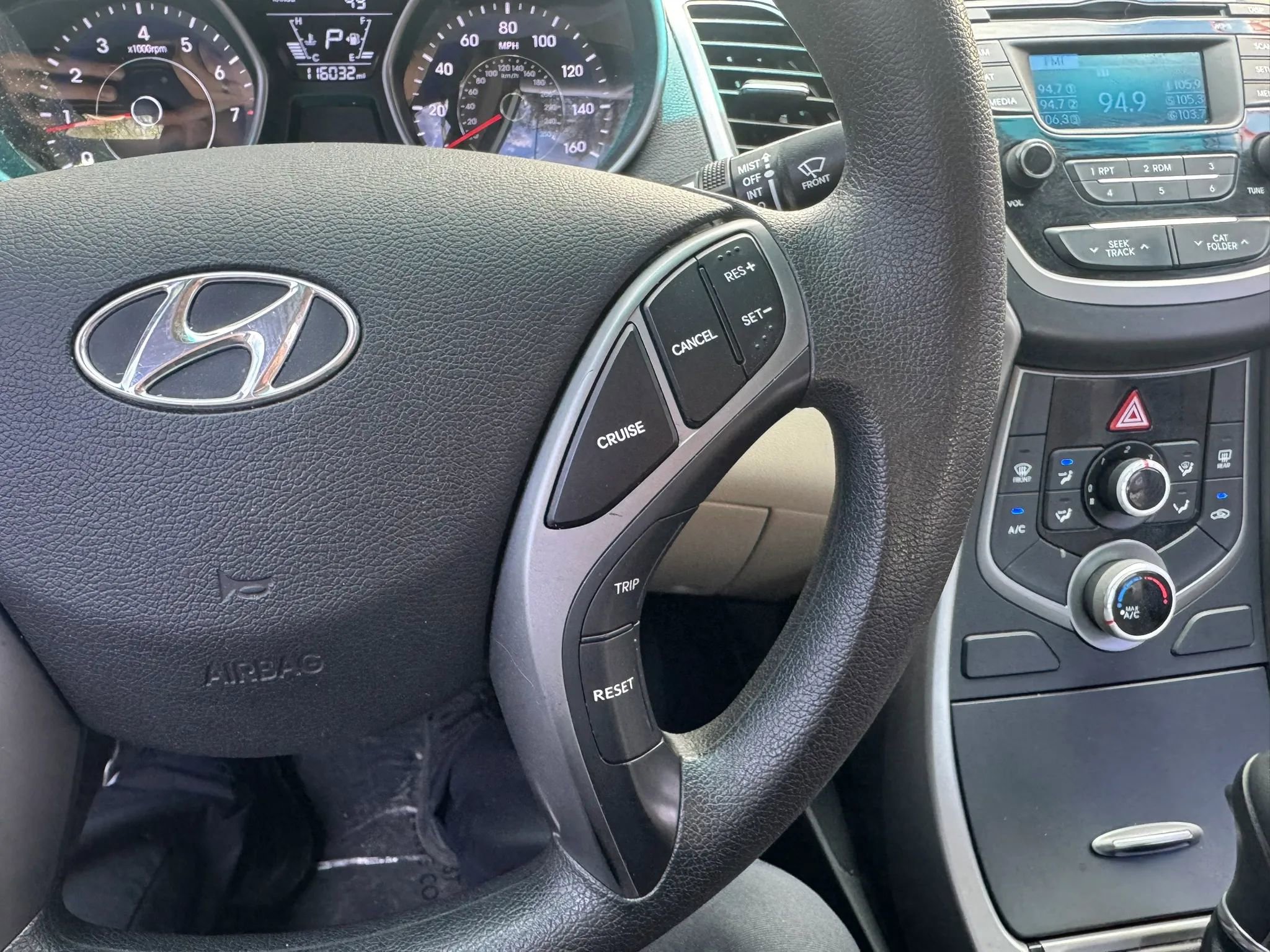 Used 2016 Hyundai Elantra SE FWD image 21