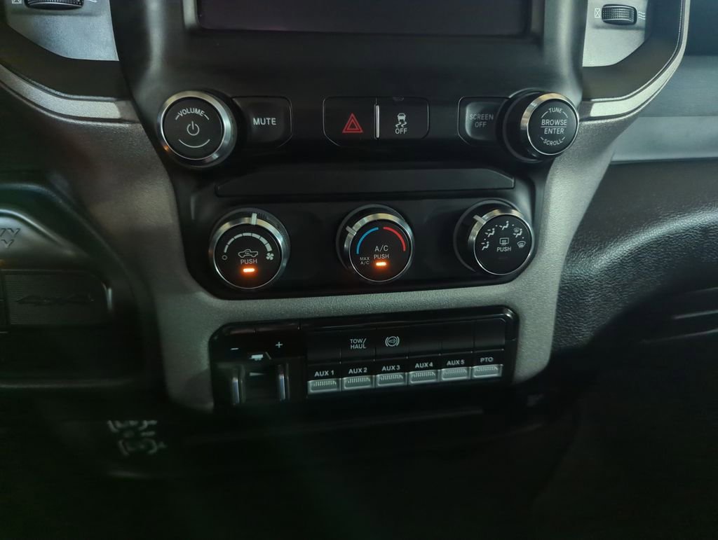 Used 2024 RAM 5500 Tradesman w/ Chrome Appearance Group image 13