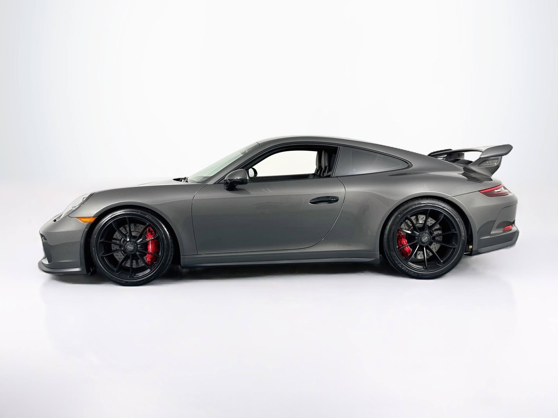 Used 2019 Porsche 911 GT3 RWD image 12