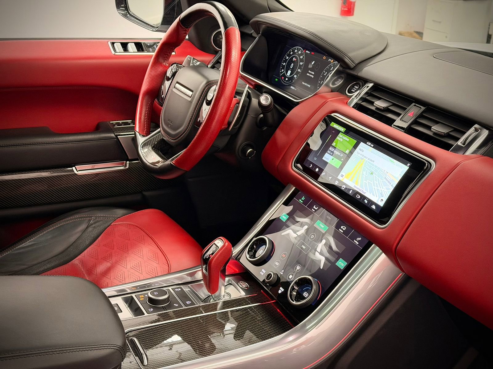 Used 2022 Land Rover Range Rover Sport SVR image 14