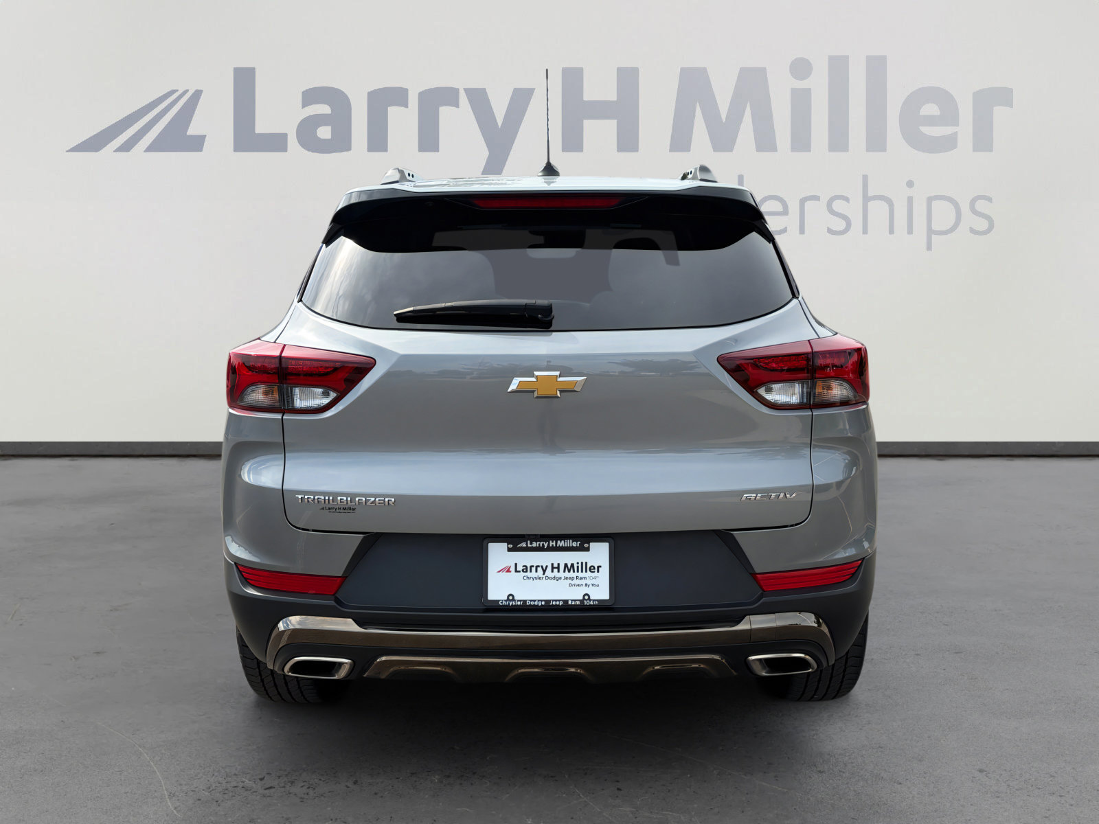 Used 2023 Chevrolet TrailBlazer ACTIV w/ Sun and Liftgate Package FWD image 5