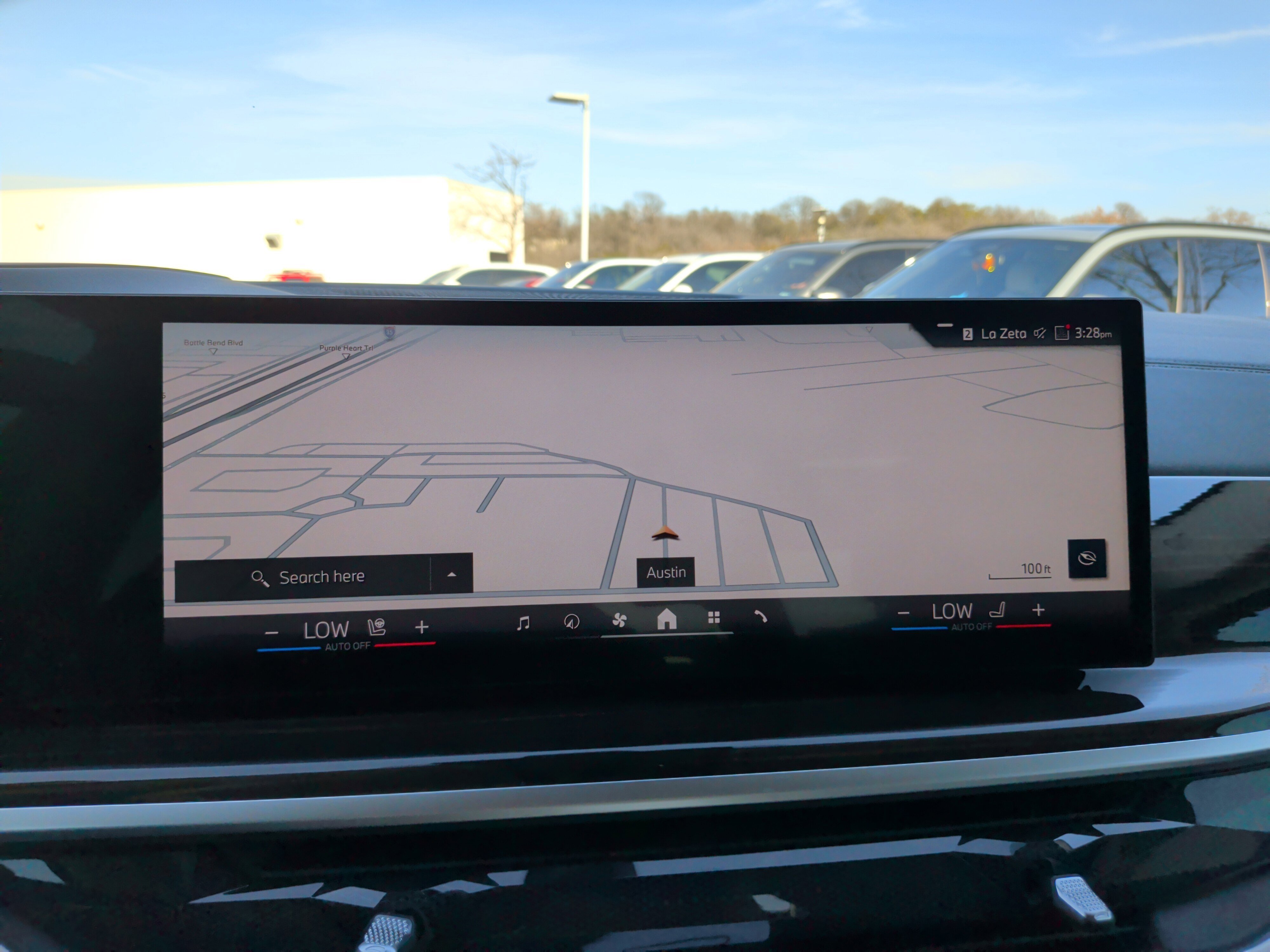 Certified 2024 BMW X7 xDrive40i w/ Premium Package image 17