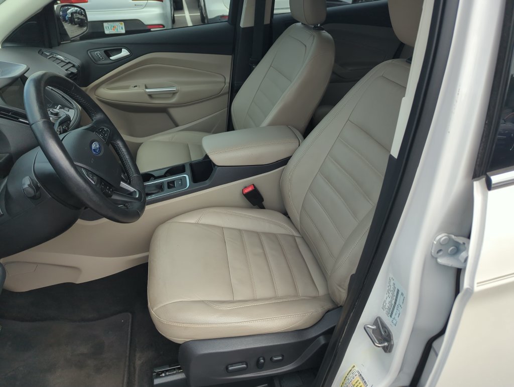 Used 2019 Ford Escape Titanium AWD/4WD image 12