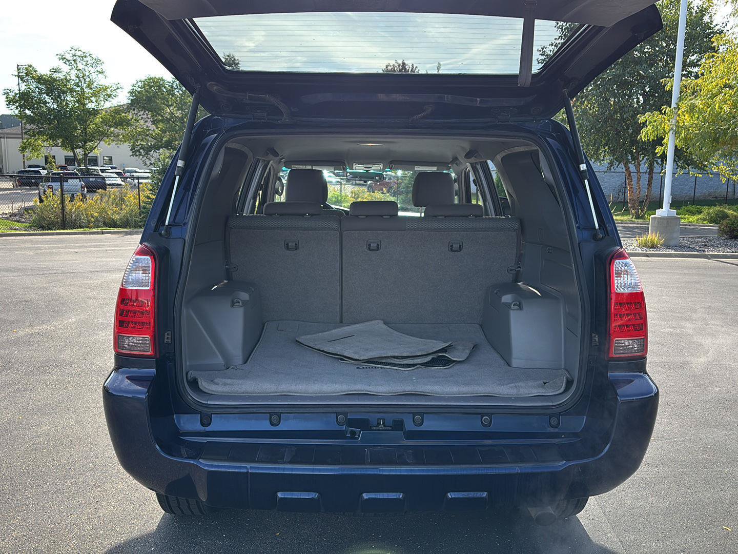Used 2007 Toyota 4Runner SR5 AWD/4WD image 12