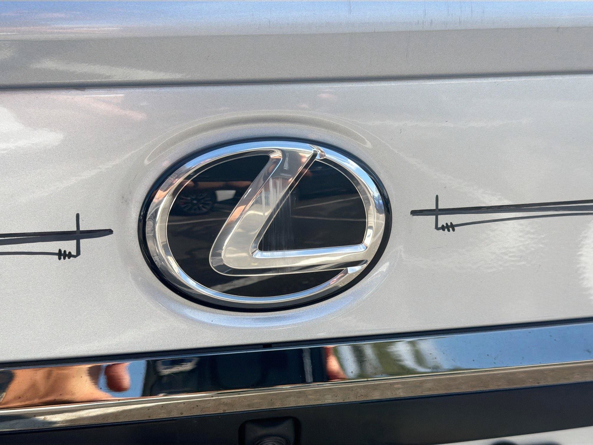Used 2023 Lexus ES 350 F Sport w/ Accessory Package (Z2) FWD image 11