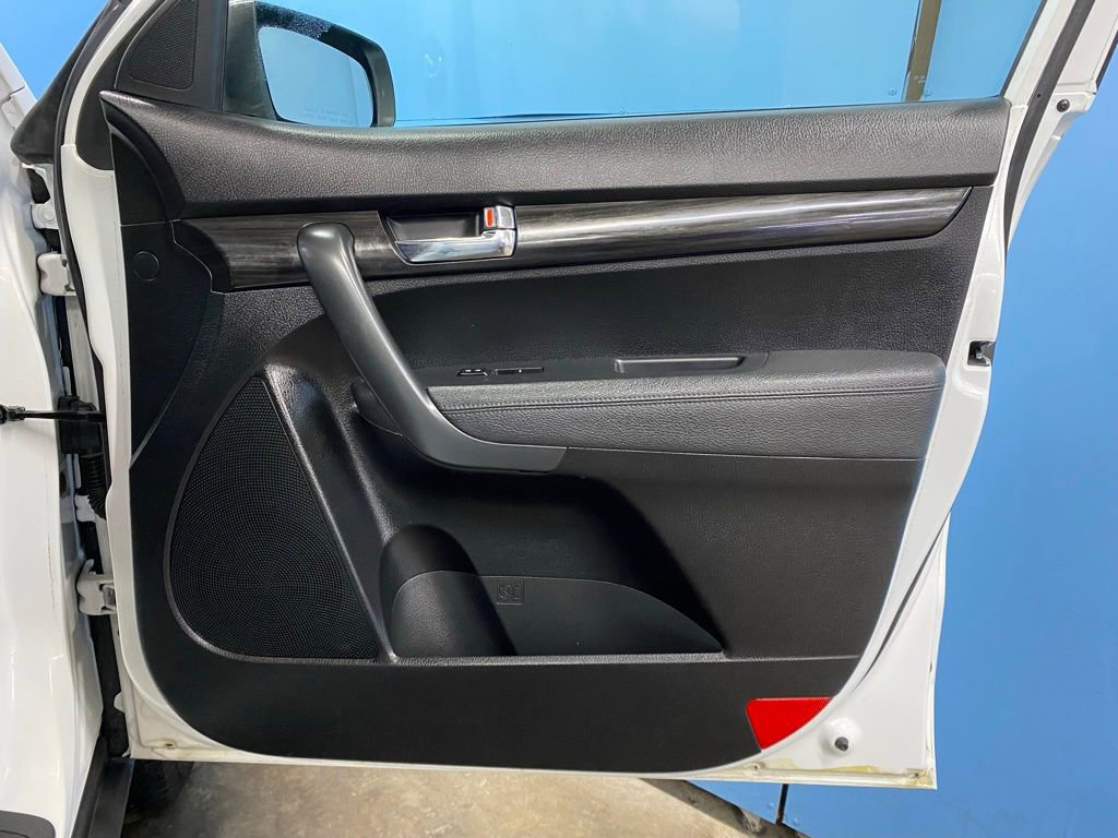 Used 2012 Kia Sorento LX image 49