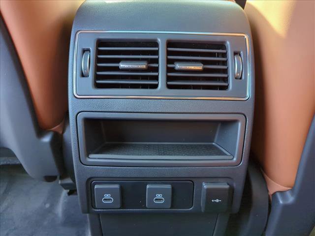 New 2025 Jaguar F-PACE R-Dynamic S image 17