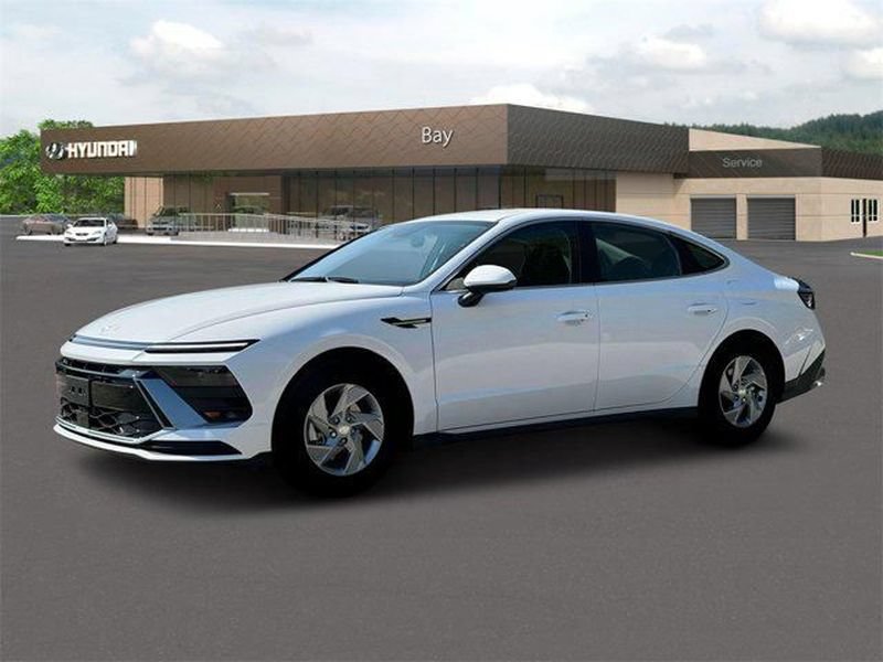 New 2025 Hyundai Sonata SE FWD image 2