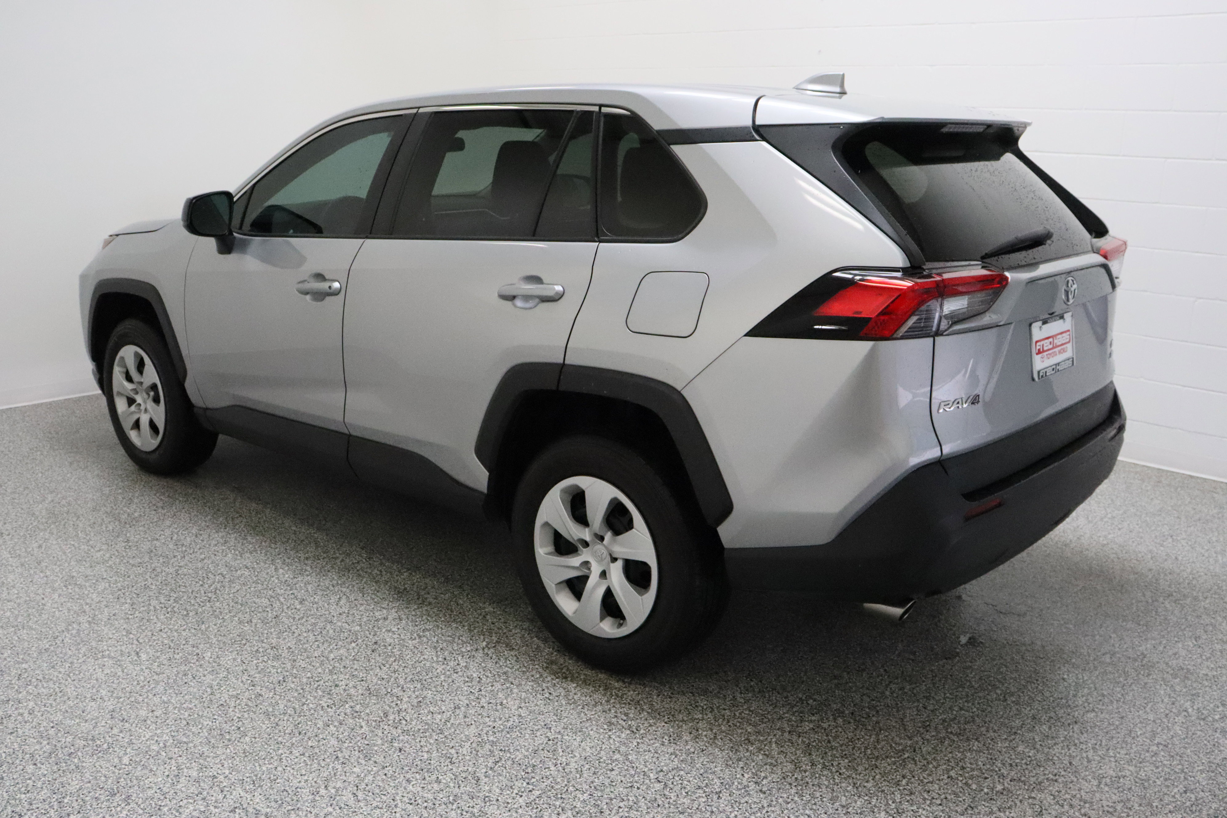 Used 2024 Toyota RAV4 LE image 9