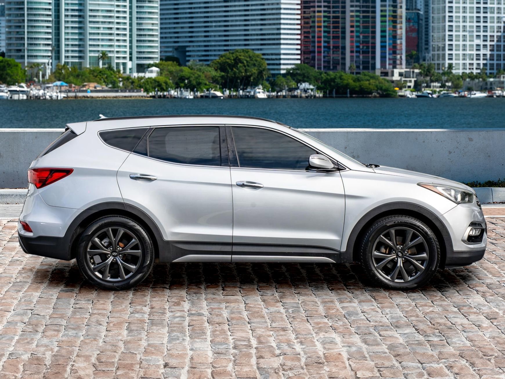 Used 2018 Hyundai Santa Fe Sport image 4