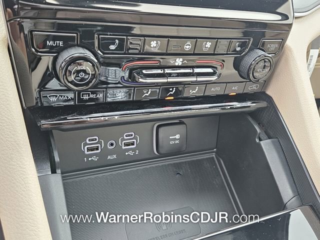 New 2025 Jeep Grand Cherokee Limited w/ Luxury Tech Group II image 22