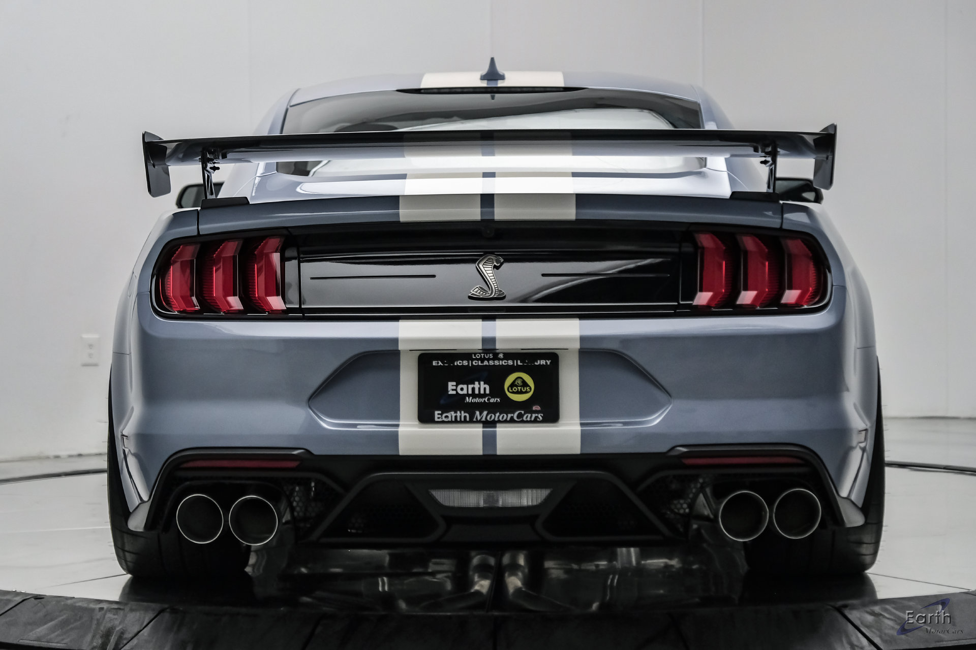 Used 2022 Ford Mustang Shelby GT500 w/ Carbon Fiber Track Pack RWD image 15
