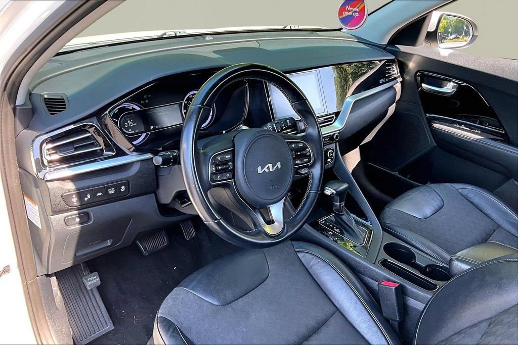 Used 2022 Kia Niro LXS FWD image 15
