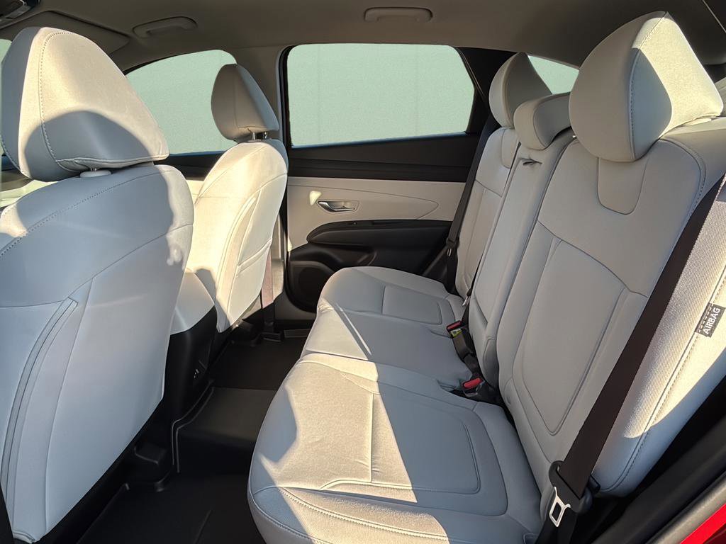 Certified 2025 Hyundai Tucson SE FWD image 20