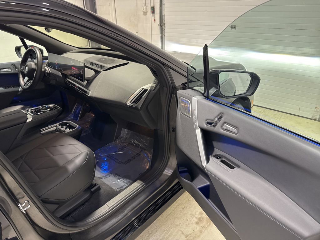 Used 2025 BMW iX M60 image 41