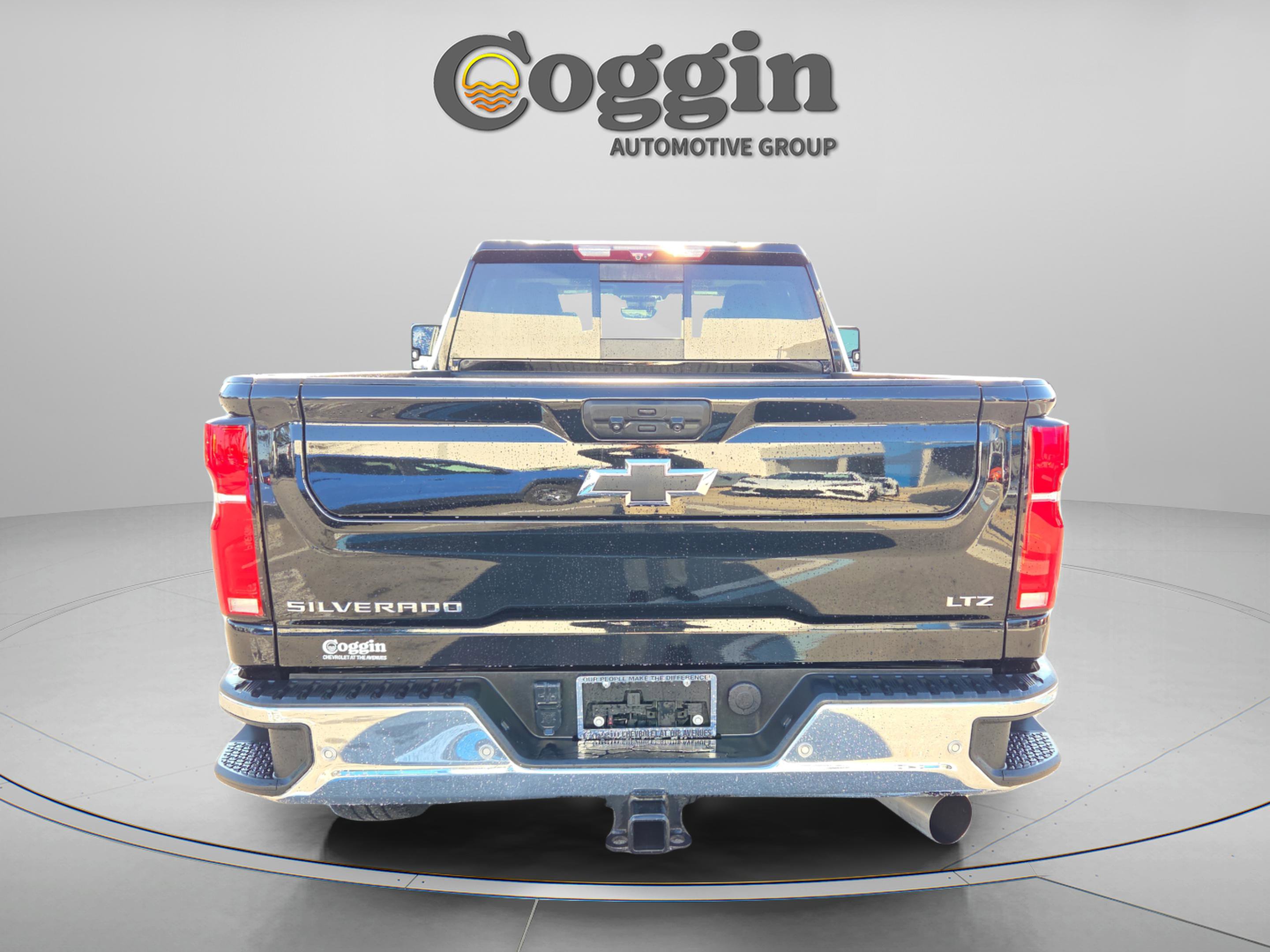 Used 2024 Chevrolet Silverado 2500 LTZ w/ LTZ Premium Package image 5