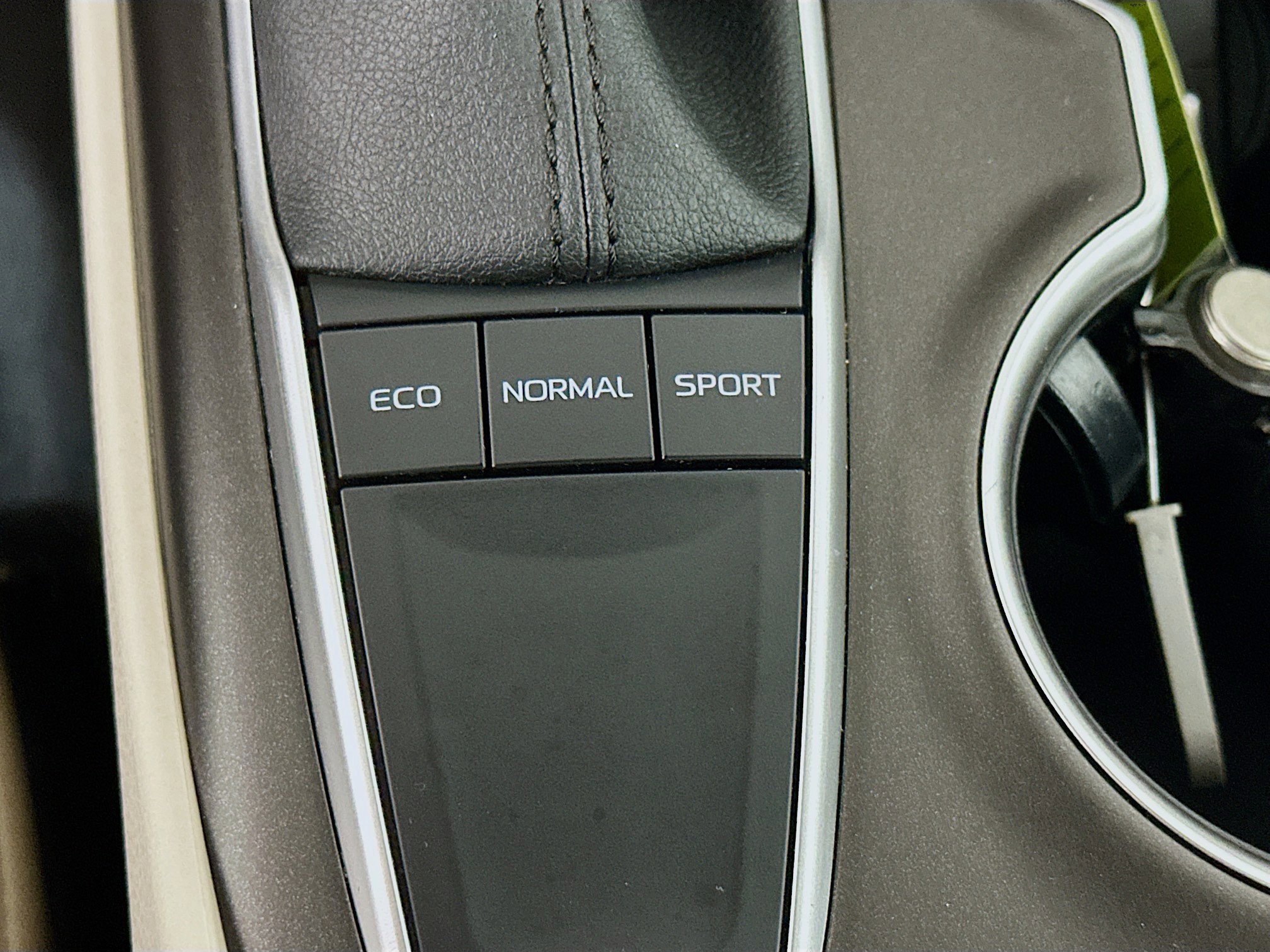 Used 2023 Toyota Camry LE image 24