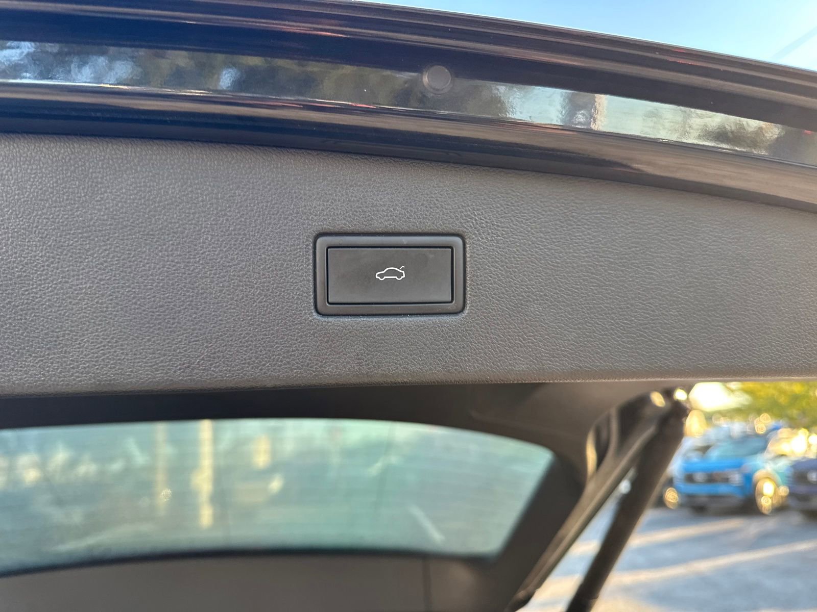 Used 2022 Volkswagen Tiguan SE image 26