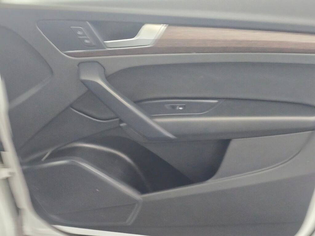 Used 2022 Audi Q5 2.0T Premium w/ Convenience Package image 27