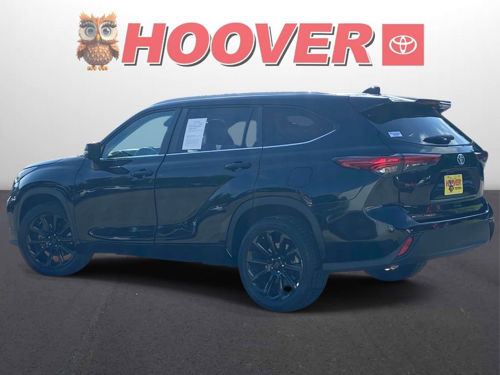 Used 2023 Toyota Highlander Bronze Edition FWD image 5