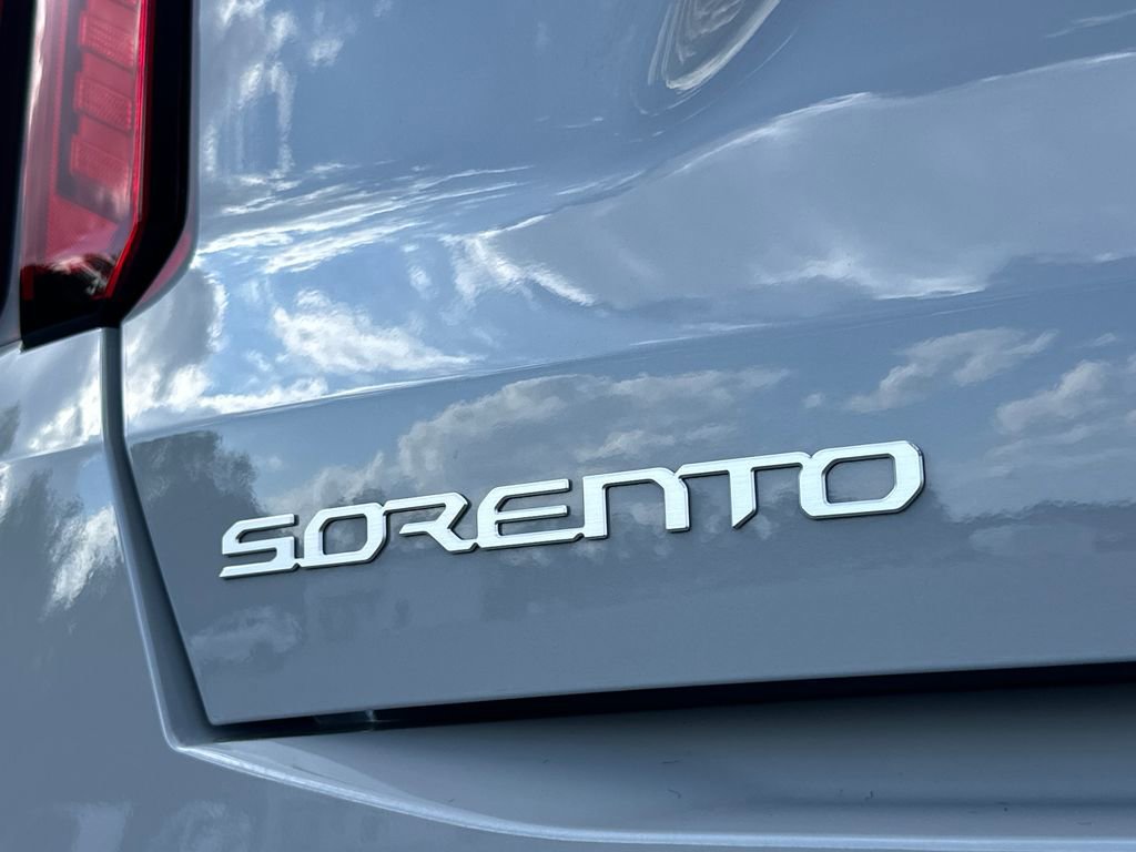 Used 2025 Kia Sorento S image 20