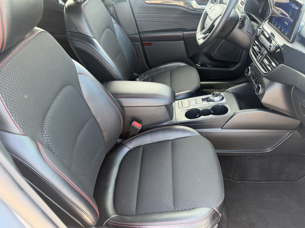 Used 2025 Ford Escape ST-Line Select AWD/4WD image 23