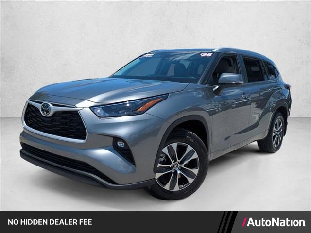 Certified 2025 Toyota Highlander XLE AWD/4WD image 1