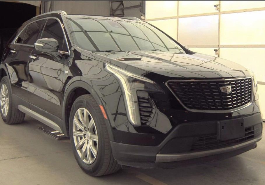 Used 2021 Cadillac XT4 Premium Luxury image 2