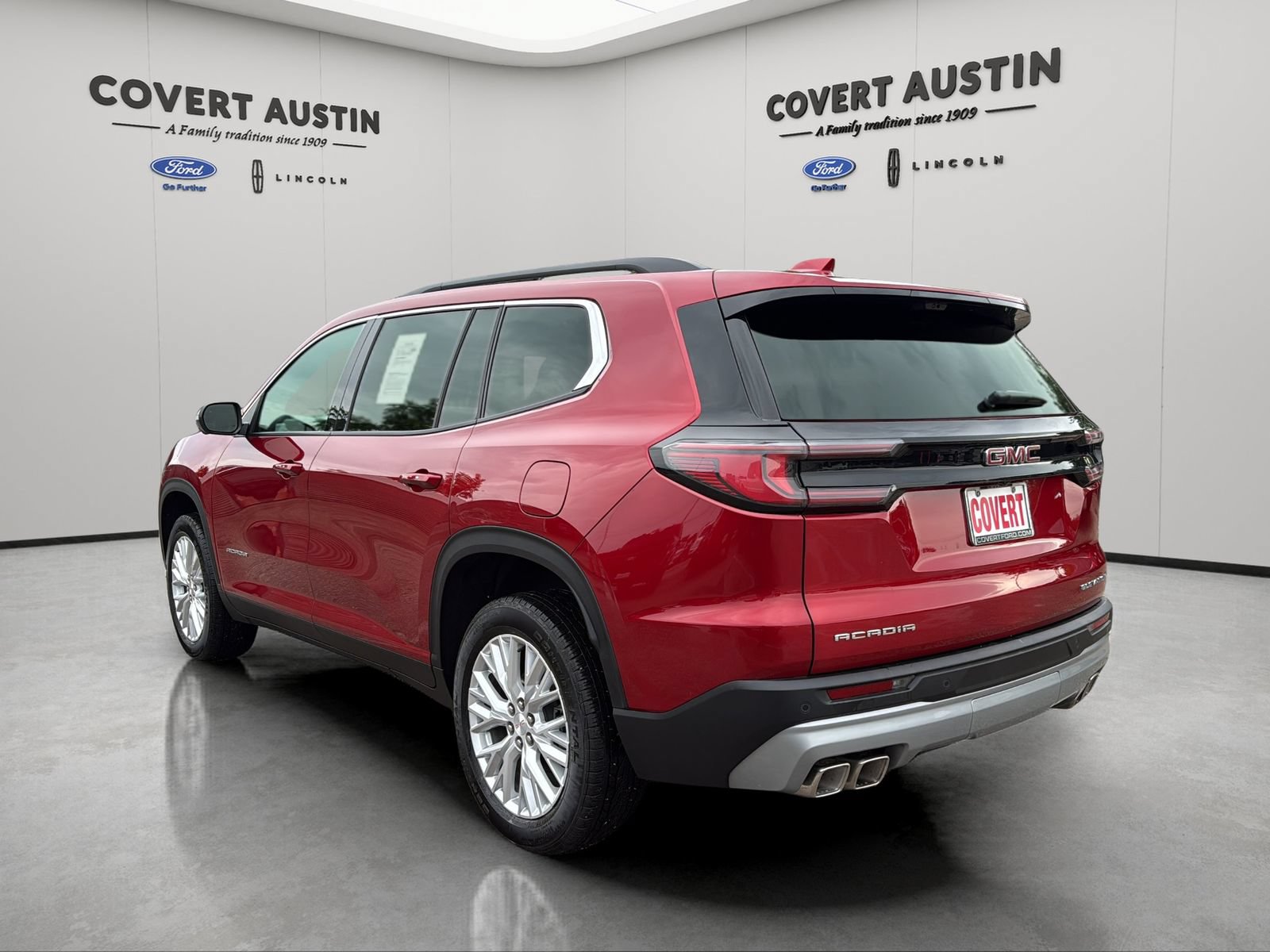 Used 2026 GMC Acadia Elevation w/ Elevation Premium Package FWD image 3