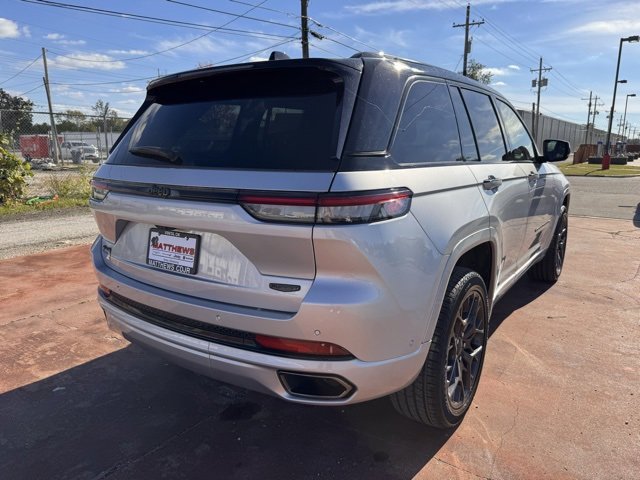 New 2025 Jeep Grand Cherokee Summit image 7