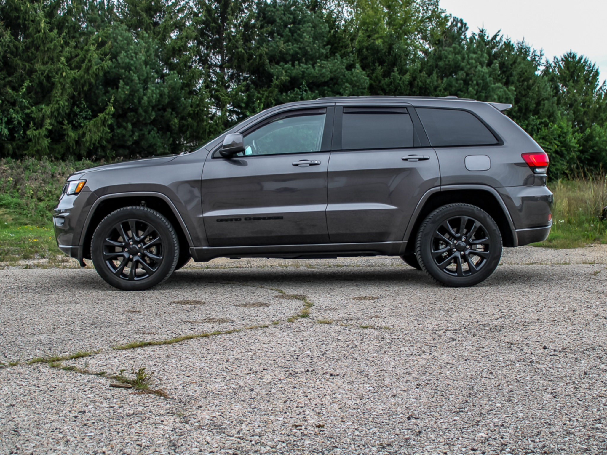 Used 2021 Jeep Grand Cherokee Laredo X AWD/4WD image 4