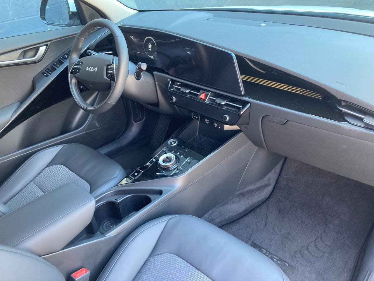 Used 2024 Kia Niro Wind w/ Wind Preserve Package FWD image 8
