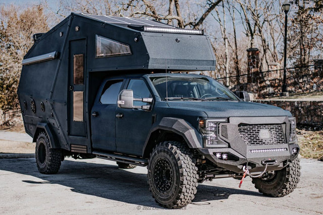 Used 2022 Ford F550 4x4 Crew Cab Super Duty w/ Power Equipment Group image 12