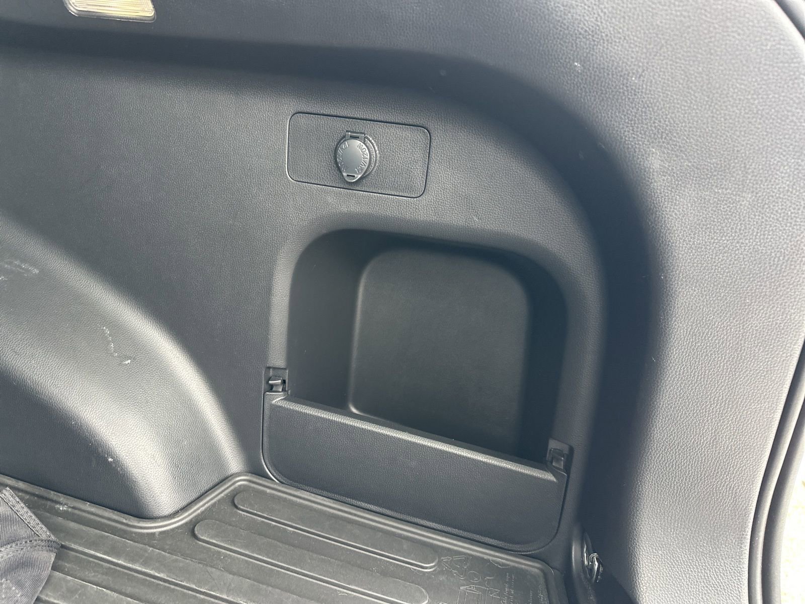 Used 2024 Toyota RAV4 XLE w/ Convenience Package AWD/4WD image 16