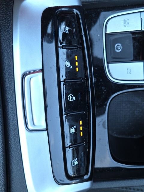 Used 2024 Hyundai Santa Cruz Limited image 35