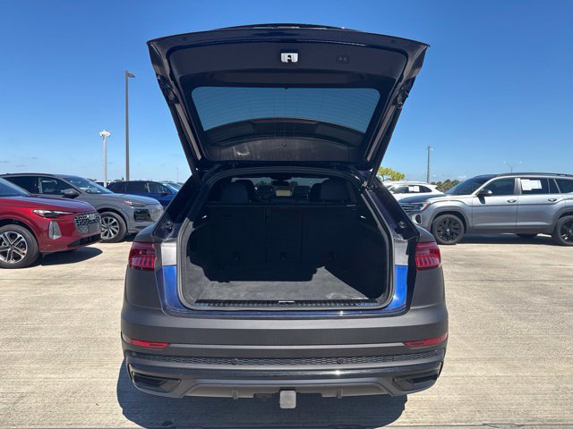 Used 2021 Audi Q8 Prestige AWD/4WD image 9