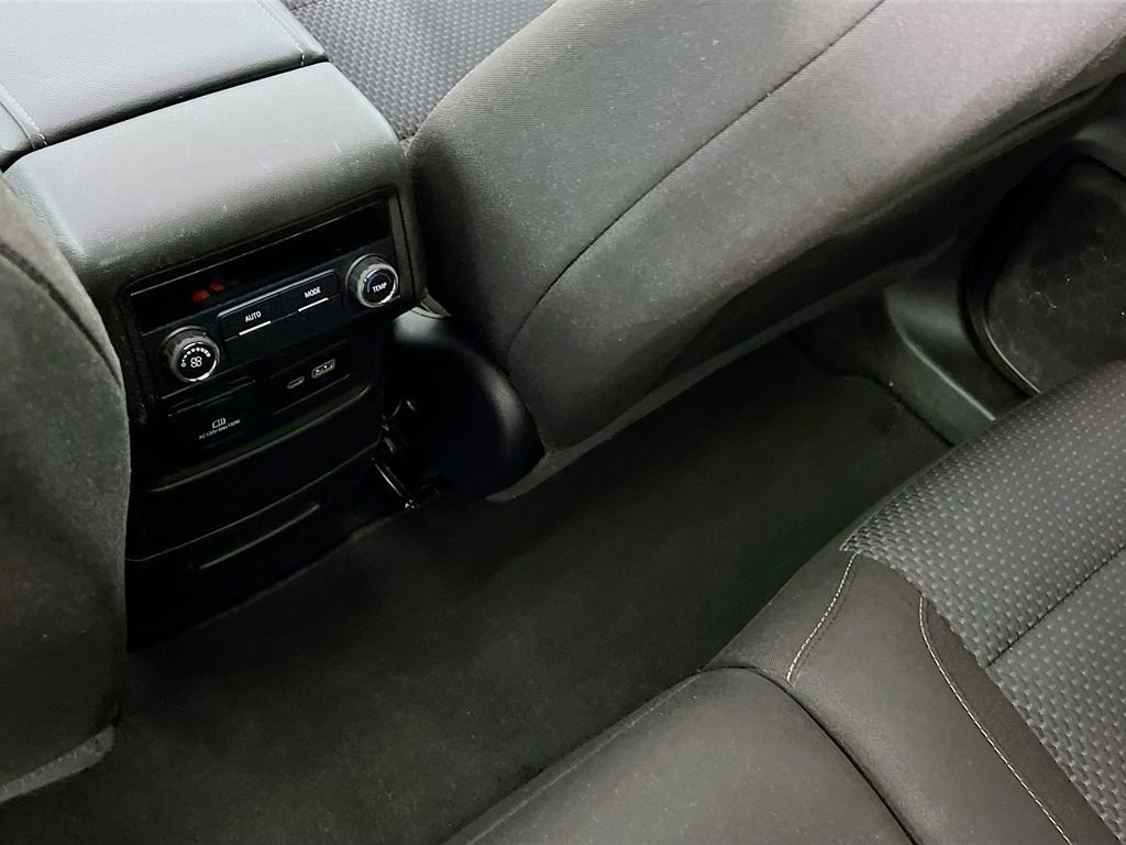 Used 2023 GMC Acadia SLE w/ Elevation Edition image 25