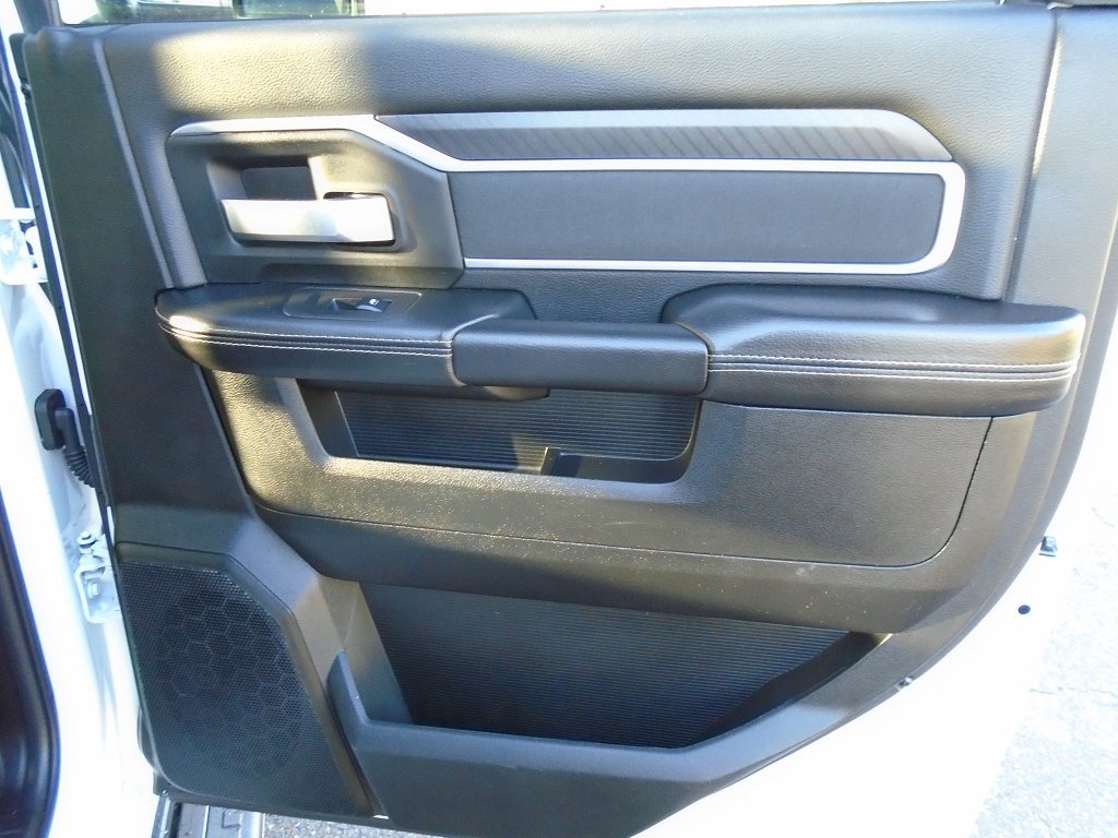 Certified 2025 RAM 2500 Big Horn AWD/4WD image 9