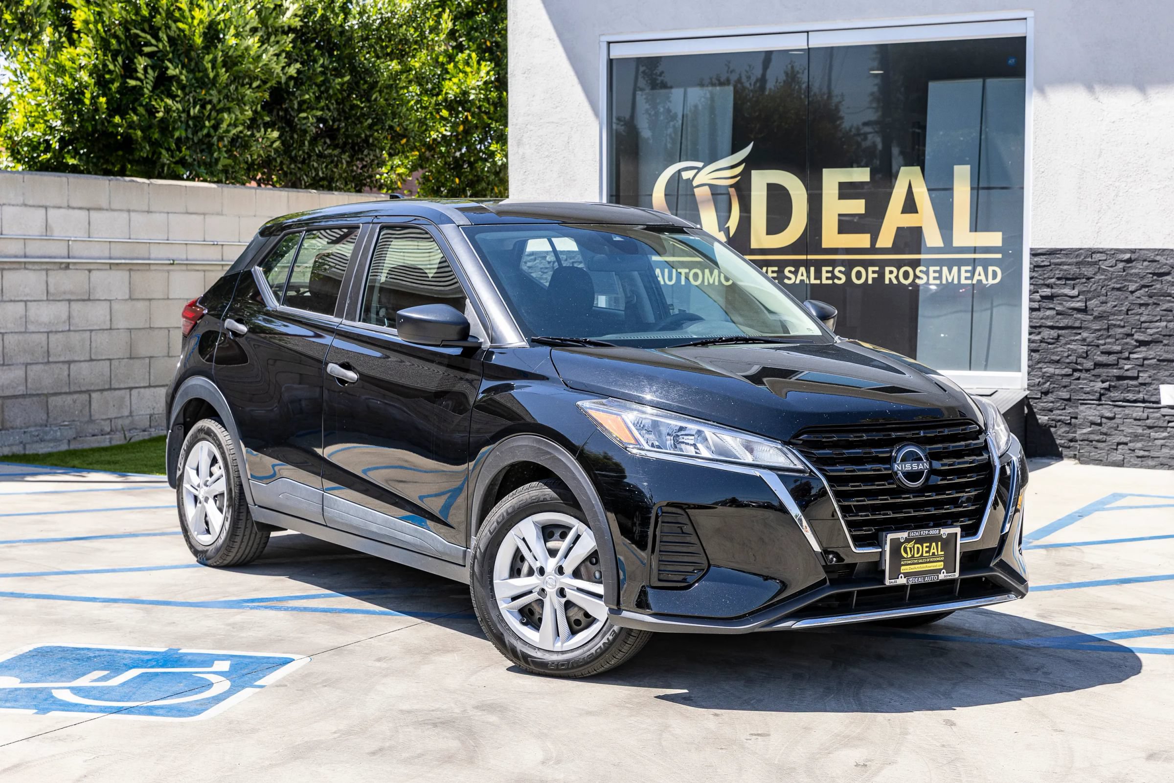 Used 2023 Nissan Kicks S FWD image 2