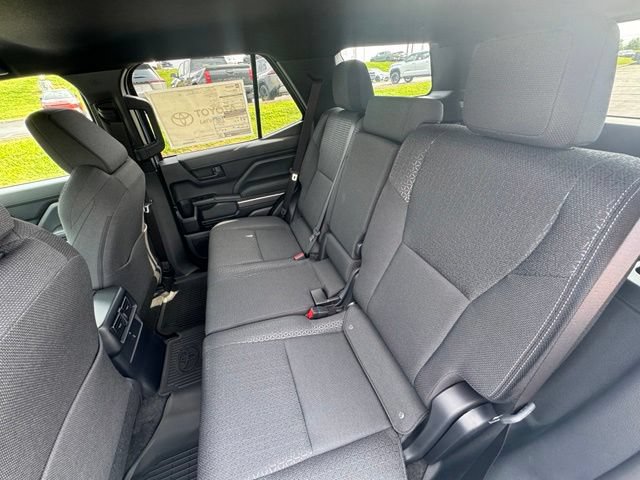 New 2026 Toyota 4Runner SR5 AWD/4WD image 16