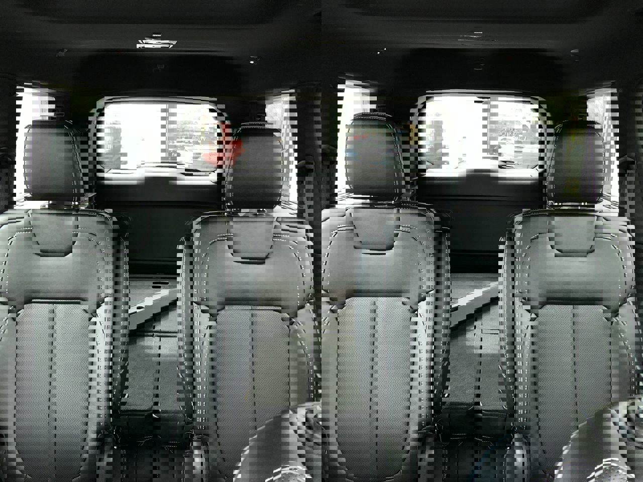 Used 2023 Jeep Grand Cherokee L Overland w/ Advanced Protech Group III image 21