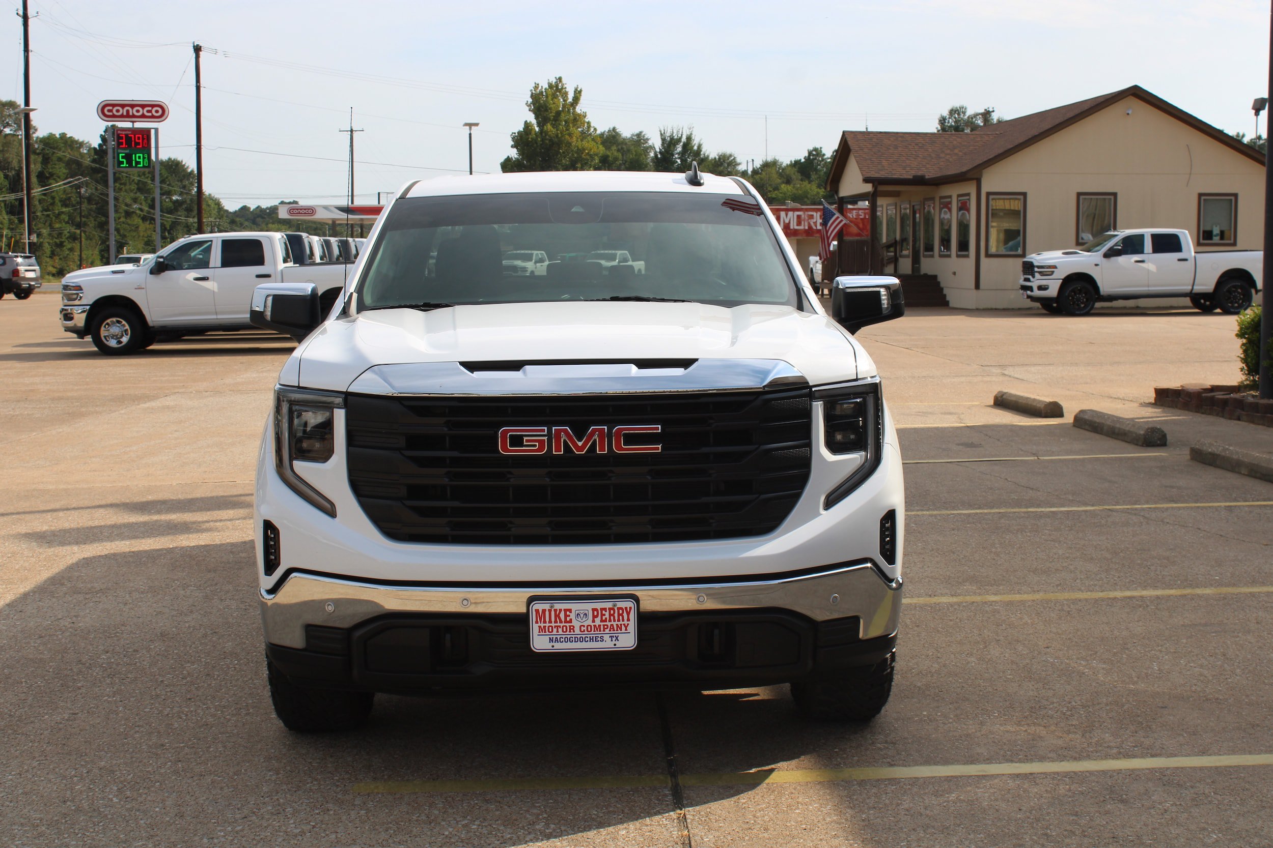 Used 2024 GMC Sierra 1500 Pro w/ Pro Value Package AWD/4WD image 3