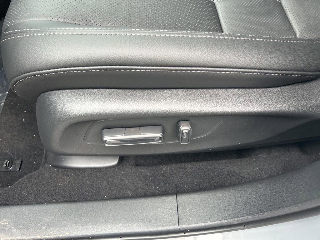 New 2026 Honda HR-V EX-L image 17