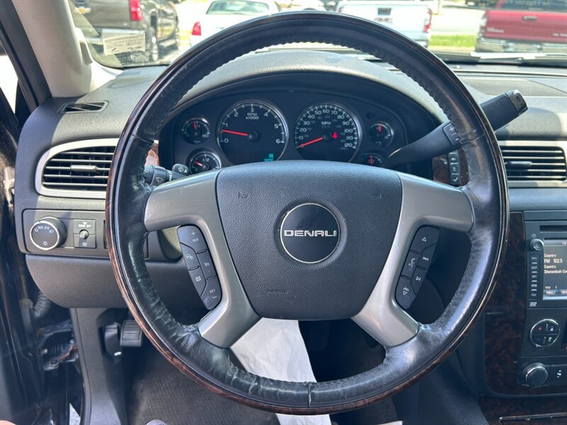 Used 2013 GMC Yukon Denali AWD/4WD image 20